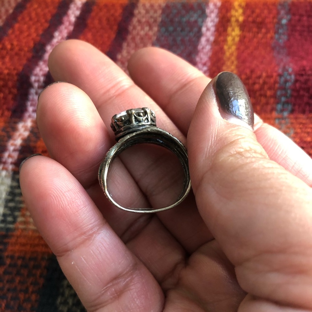 🌷 Chunky Cocktail Ring - Picture 4 of 5